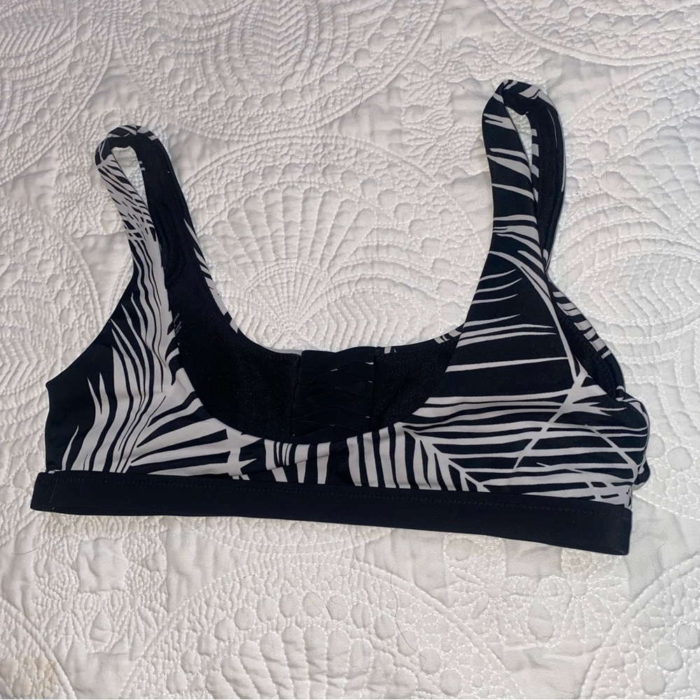 Athleta women’s bathing suit top - Picture 2 of 6